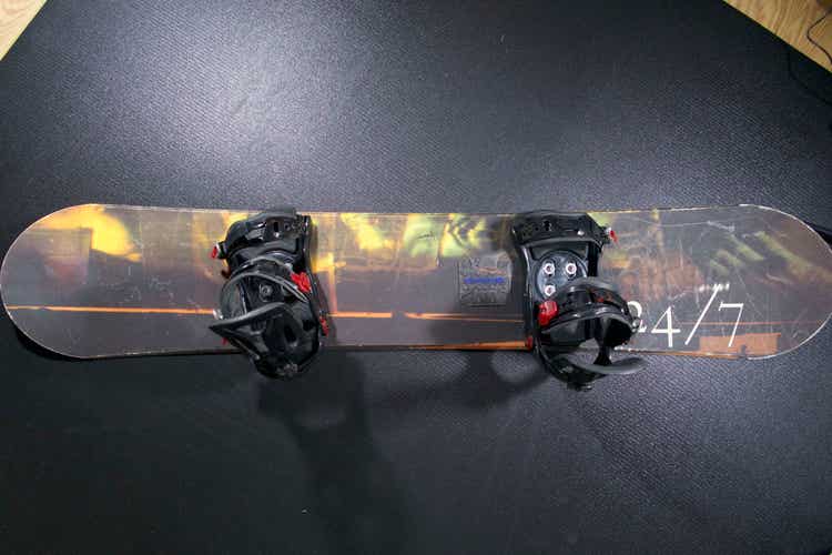 Used 24/7 Unisex Snowboard With Lamar Bindings