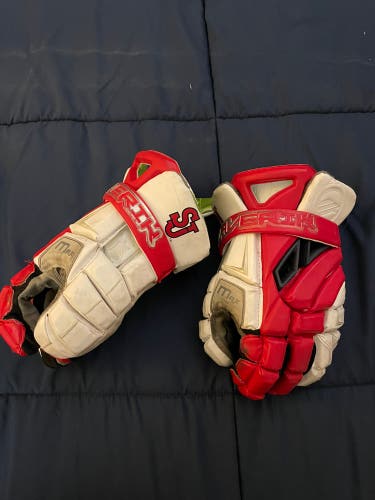 St. John’s Maverik Max Gloves