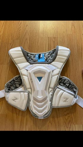 Large True Zerolyte Shoulder Pads