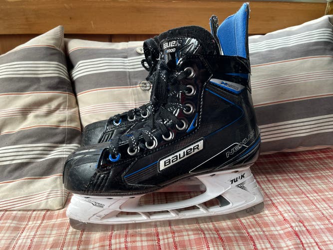 Bauer N2900 Hockey Skates
