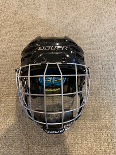 Used Small Bauer Re-Akt 150 Helmet