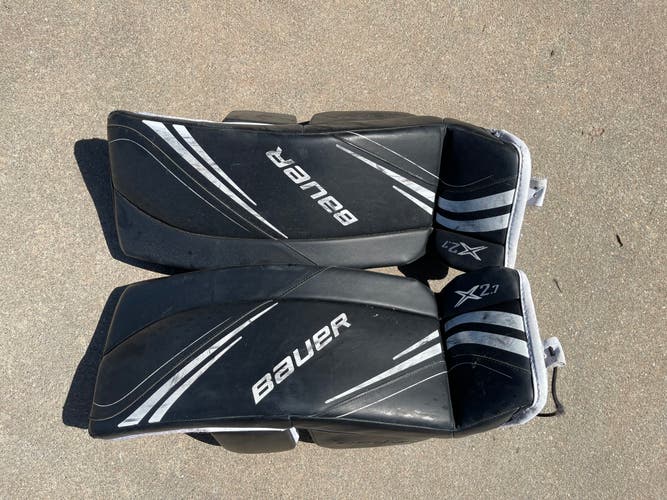 Used 28" Bauer X2.7 Goalie Leg Pads