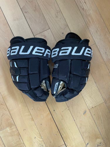 Bauer 13" Nexus N2900 Gloves