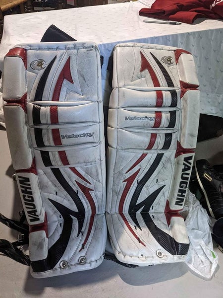Used 28" Vaughn Velocity 7200 Goalie Leg Pads
