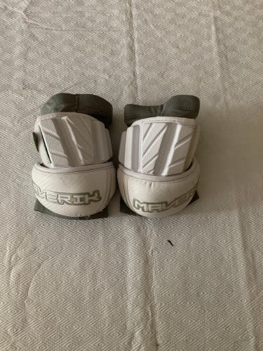 Used Large Maverik Max Elbow Pads