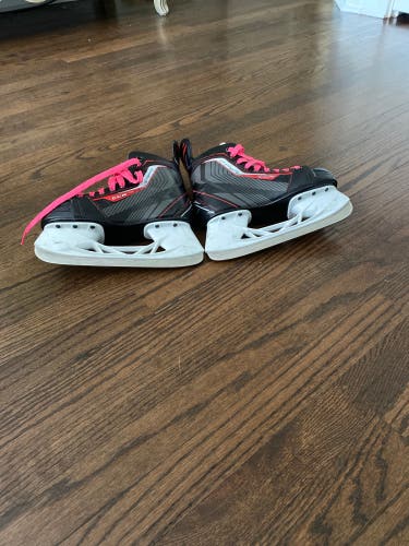 Used CCM Regular Width  Size 3 JetSpeed 250 Hockey Skates