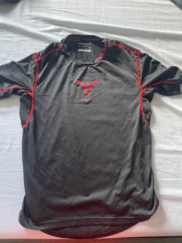 Bauer Base Layer Shirt Size Small Men’s In Fantastic Shape