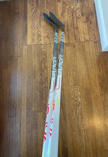 (2-PACK) Bauer Vapor Hyperlite, Flex: 77, Blade: P28 Left, Senior Hockey Sticks