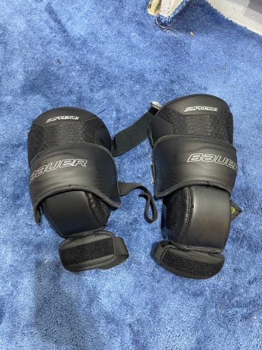 Used Bauer knee thigh guards