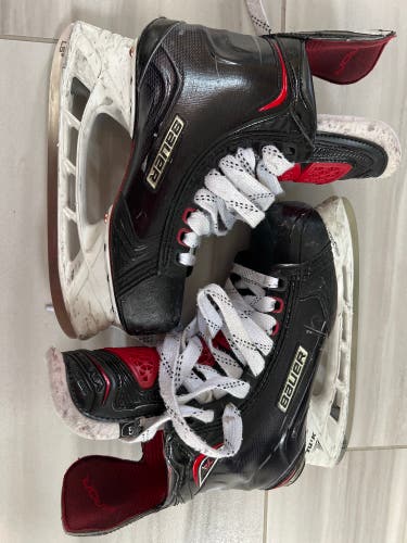 Used Bauer Size 5.5 EE Vapor 1X Hockey Skates