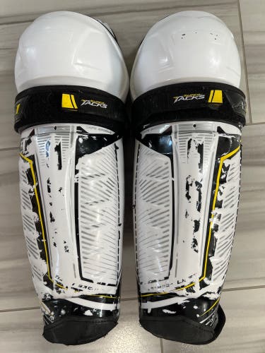 CCM  Super Tacks AS1 Shin Pads
