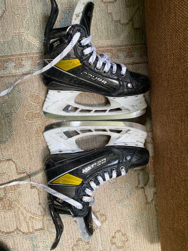 Junior Used Bauer Supreme 3S Pro Hockey Skates with upgraded LS Pulse Blade Regular Width Size 2.5
