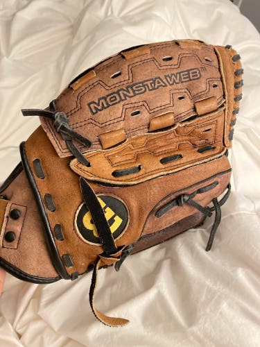 Used Right Hand Throw 12" A440 Fastpitch Softball Glove