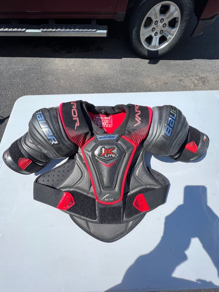 Senior New Medium Bauer Vapor 1X Lite Shoulder Pads