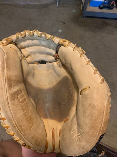 Right Hand Throw 34" A2000 Baseball Glove