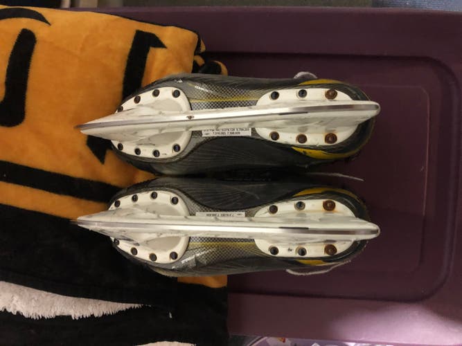 Senior Used Bauer Supreme ONE70 Hockey Skates Regular Width Size 8