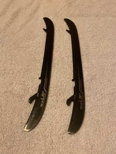 Used Bauer Hockey Tuuk LS5 Carbon Steel Runners, Size 272