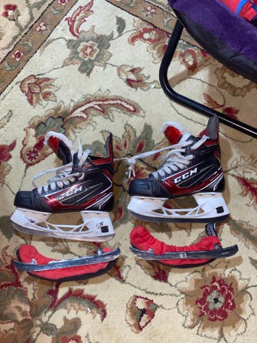 Junior CCM Size 4 JetSpeed Xtra Pro Plus Hockey Skates