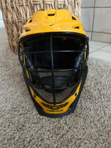 Player's Cascade S Helmet