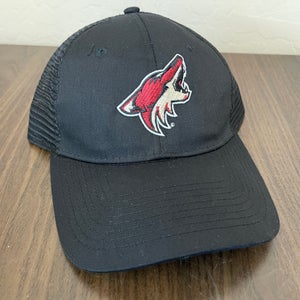 Arizona Coyotes NHL HOCKEY SUPER AWESOME Adjustable Strap Trucker's Cap Hat!
