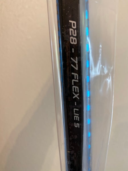 Senior New Left Hand Bauer Nexus Geo Hockey Stick P28