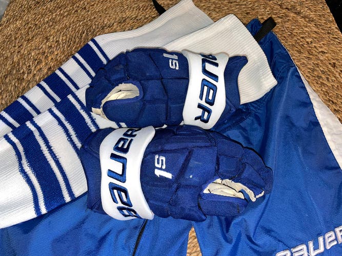 Toronto Maple Leafs Supreme 1S Gloves with Free Shell And Socks
