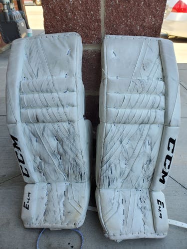 Used 32" CCM Extreme Flex E4.9 Goalie Leg Pads