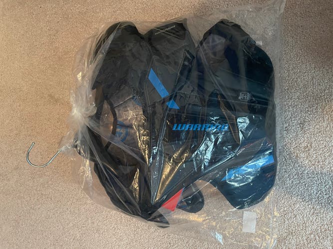 Warrior Evo Lacrosse Shoulder Pads