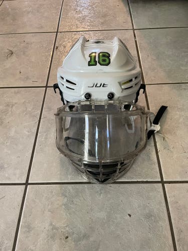 Used Small Bauer Re-Akt 100 Helmet Youth