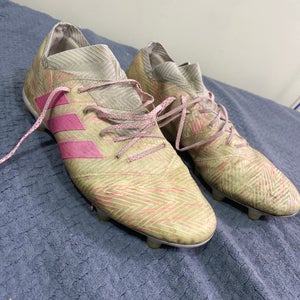 Size Men's 10.5 Adidas Nemeziz Soccer Cleats