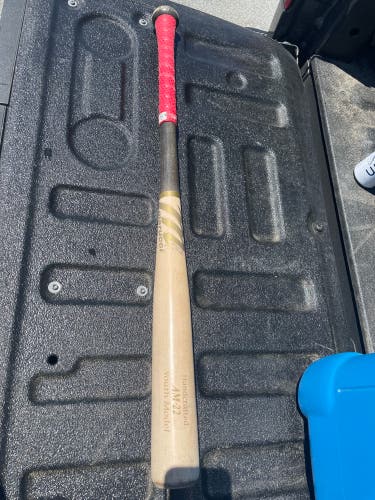 Marucci AM22 Youth Bat