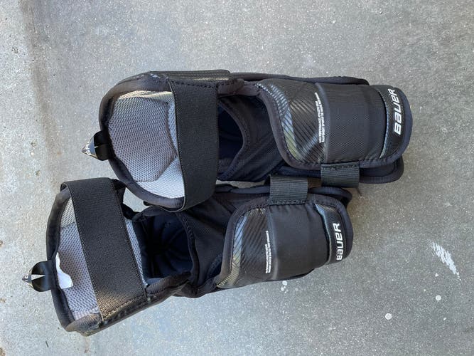 New Medium Bauer NSX Elbow Pads