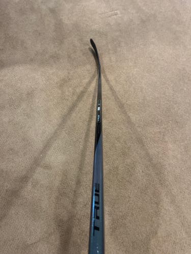 Senior Right Handed P92 Pro Stock Catalyst 9X Hockey Stick