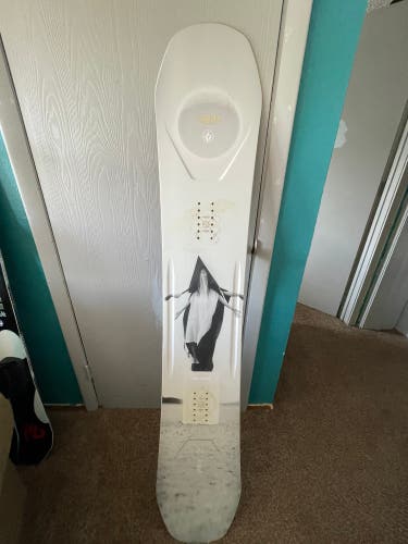 Men's  CAPiTA Without Bindings Medium Flex True Twin Super DOA Snowboard