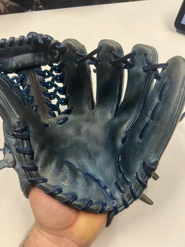 Infield 11.5" Heart of the Hide Baseball Glove