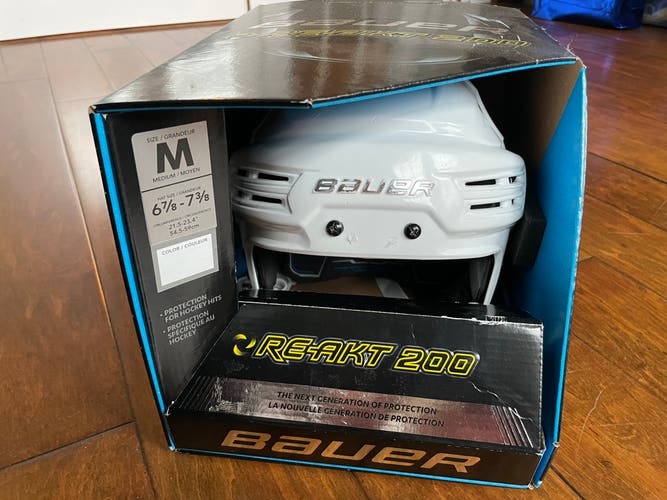 Used Bauer Re-Akt 200 White Medium Helmet