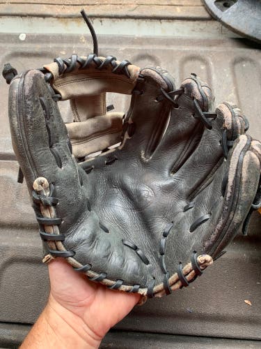 Infield 11.5" A2000 Baseball Glove