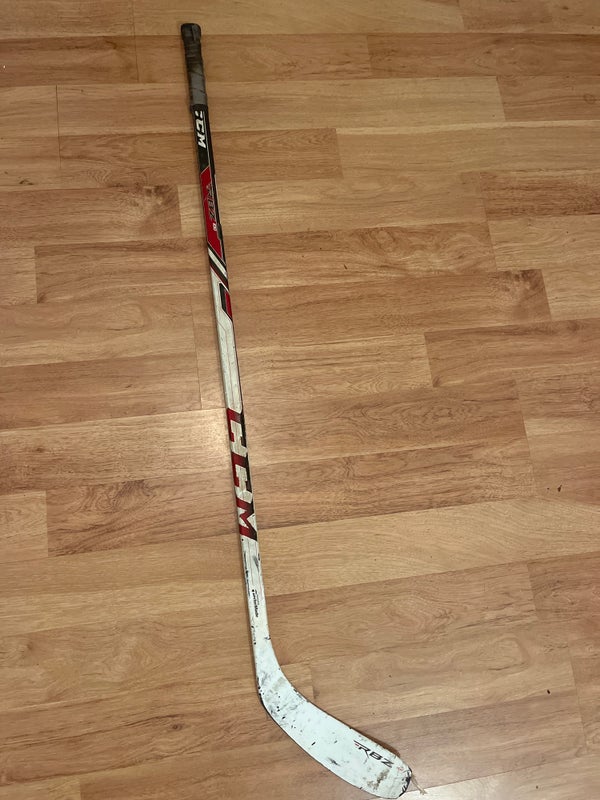 Police Auctions Canada - CCM RBZ Hockey Stick & Tour Select Mirage