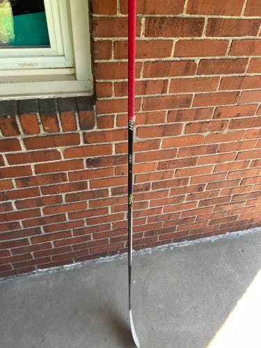 Used Right Handed P28 Vapor 1X Lite Hockey Stick