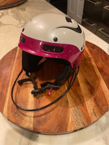 2 Sweet Protection Helmets S/M