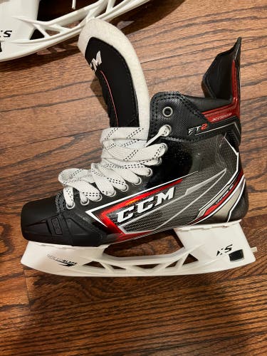 New CCM Regular Width Pro Stock Size 8.5 JetSpeed FT2 Hockey Skates