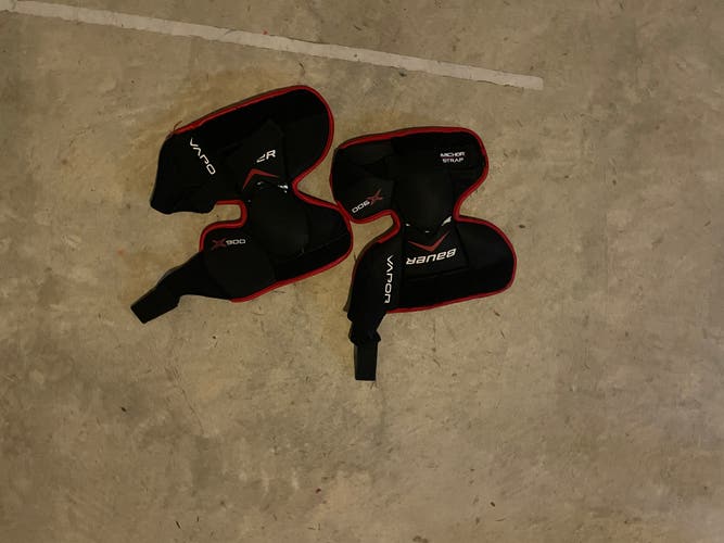 Bauer Vapor X900 Intermediate Goalie Knee Pads