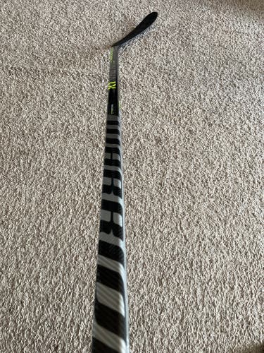 Intermediate Right Handed P28  Alpha LX Pro Hockey Stick