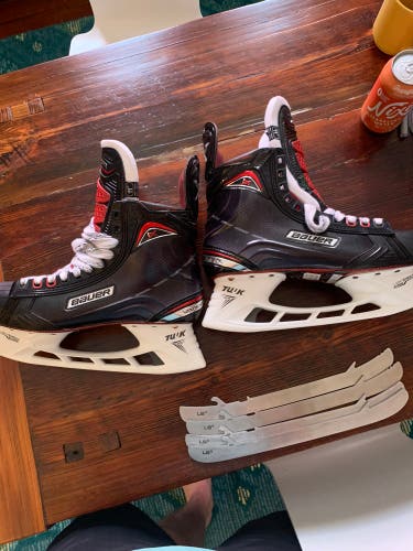 New Bauer Regular Width Size 11 Vapor 1X 2.0 Hockey Skates