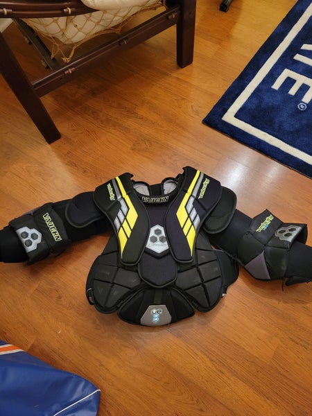 Used Medium Vaughn Velocity VE8 Pro Goalie Chest Protector
