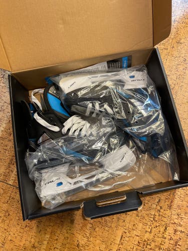 New True Regular Width Size 8 TF7 Hockey Skates