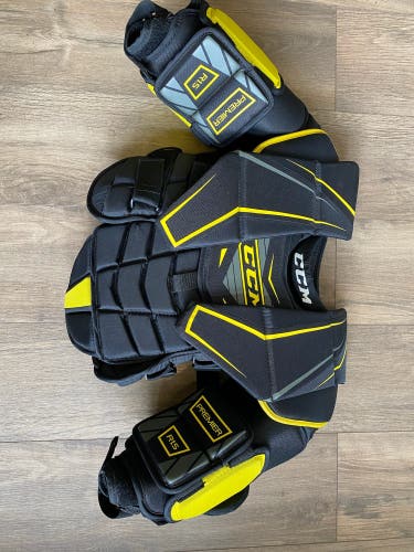 New CCM Premier Jr S-M Goalie Chest Protector