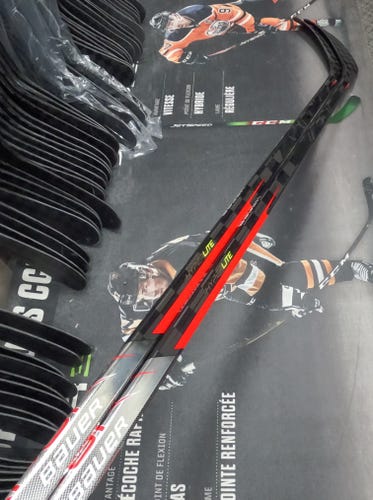 2 Pack | P28M | 82 Flex | New Vapor Hyperlite Hockey Stick Right Handed Grip Pro Stock