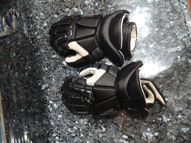 Used Player's Under Armour Command pro 3 Lacrosse Gloves 13"