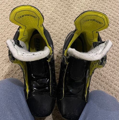 Used One Season Bauer Wide Width Size 5.5 Supreme 3S Hockey Skates